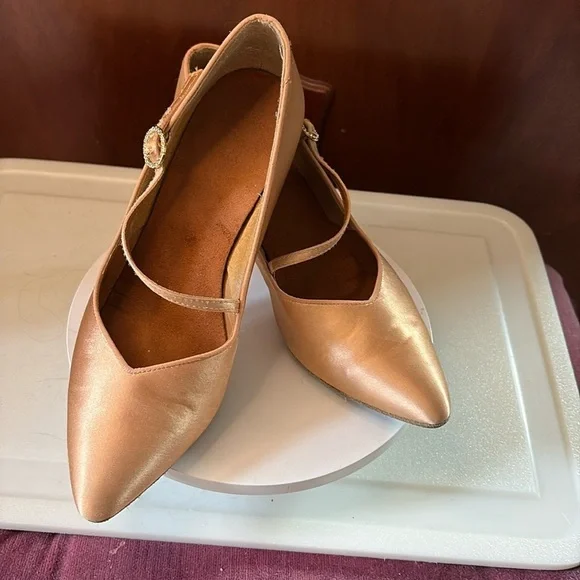 Ballroom dance shoes  satin  light Peach/rose gold  rhinestone buckle
Leather so - Picture 16 of 16